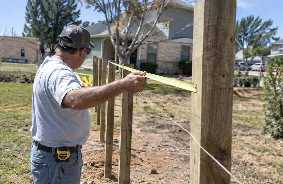 How Much to Charge per Linear Foot for Fence Installation